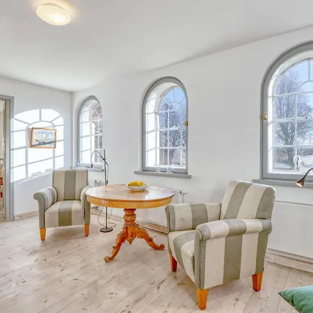 2 Bedroom Amazing In Appartamento