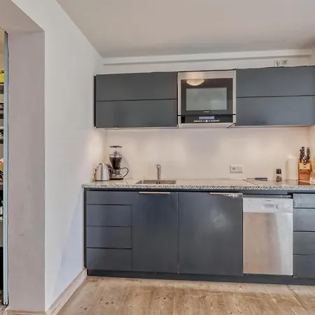 2 Bedroom Amazing In Appartamento